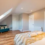 Townhouse In Dockland *