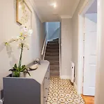 Townhouse In Dockland 度假居 *
