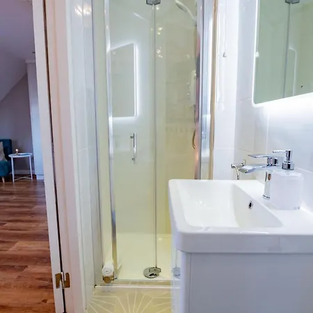 Townhouse In Dockland *