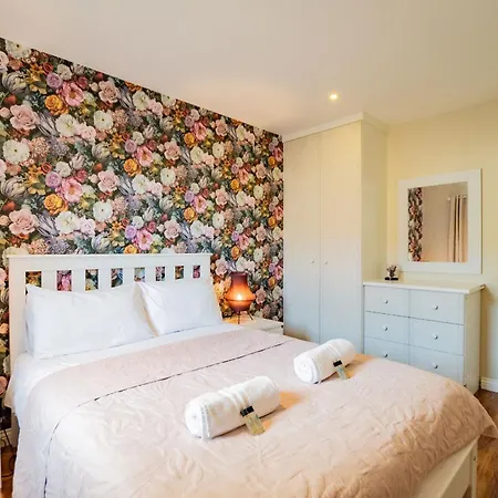 Townhouse In Dockland