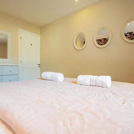 Townhouse In Dockland Tatil Evi