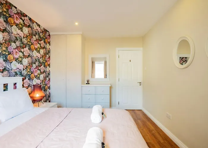 Townhouse In Dockland * Galway
