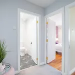 Townhouse In Dockland
